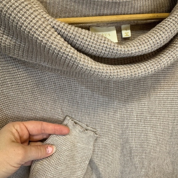 Cyrus Tan Cowl Neck Sweater with Relaxed Fit Women’s Size Small - Picture 4 of 12
